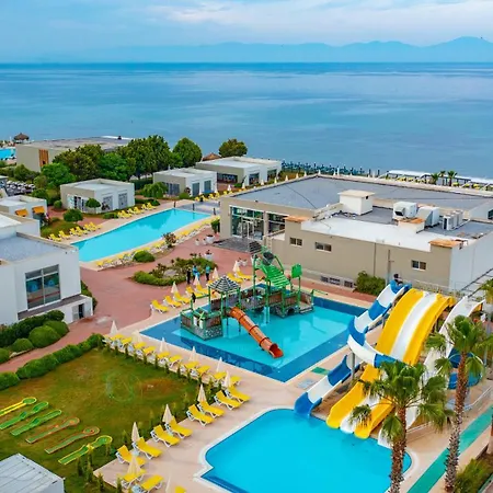 Karya Family Hotel 4*