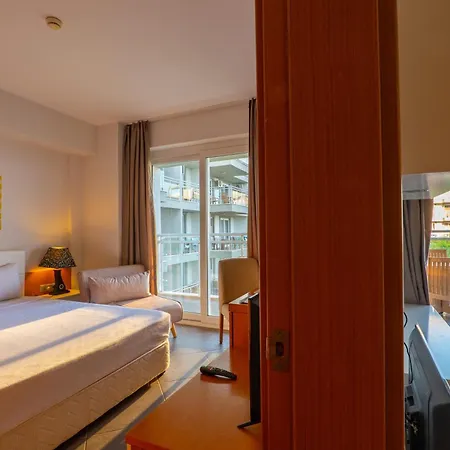 Karya Family Hotel
